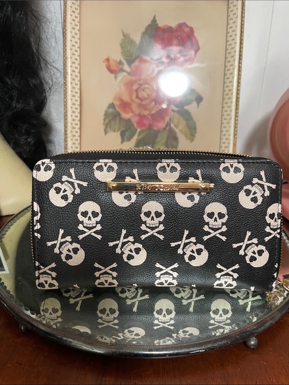 Betsey Johnson Skull-Print Zip Wallet - Black and White